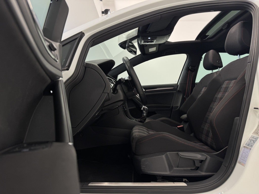 Volkswagen Golf 2.0 TSI GTI Performance DSG 230