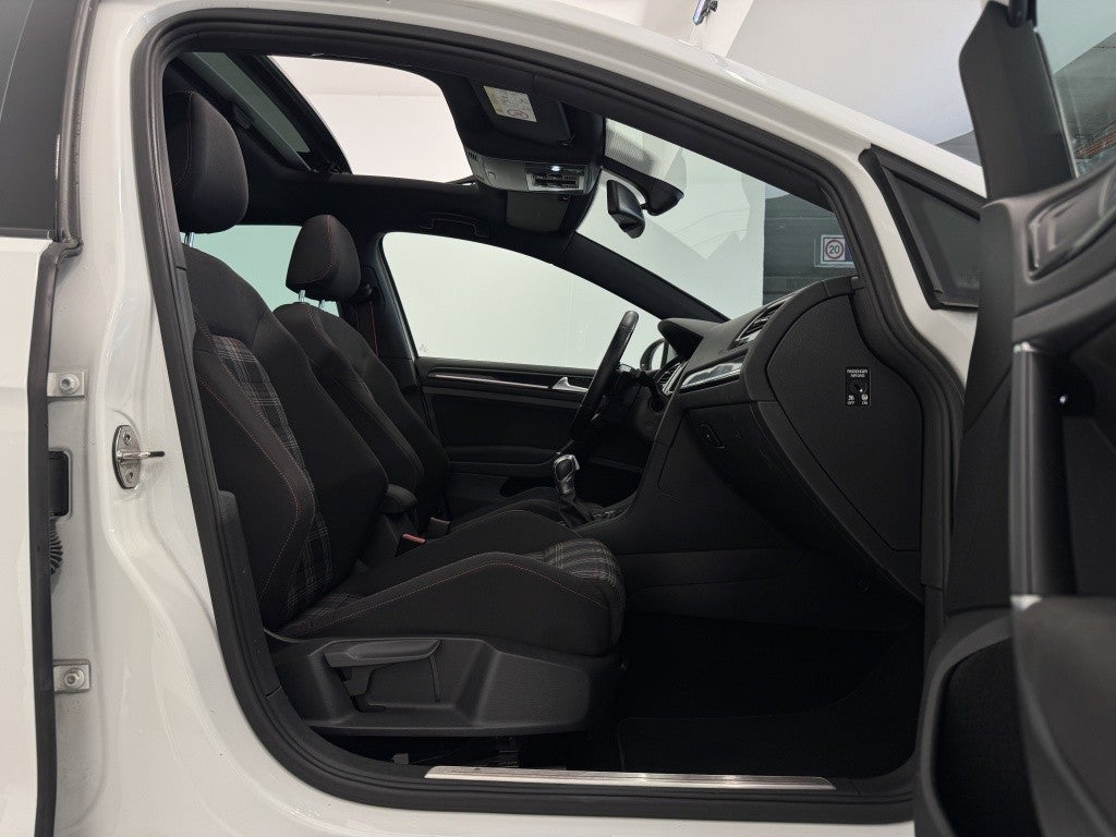Volkswagen Golf 2.0 TSI GTI Performance DSG 230