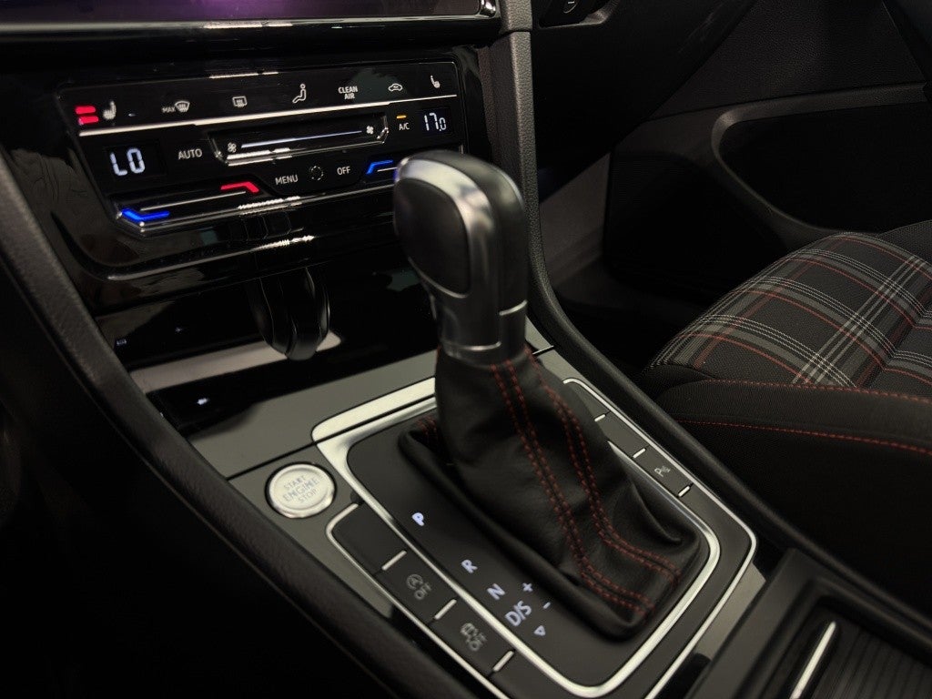 Volkswagen Golf 2.0 TSI GTI Performance DSG 230