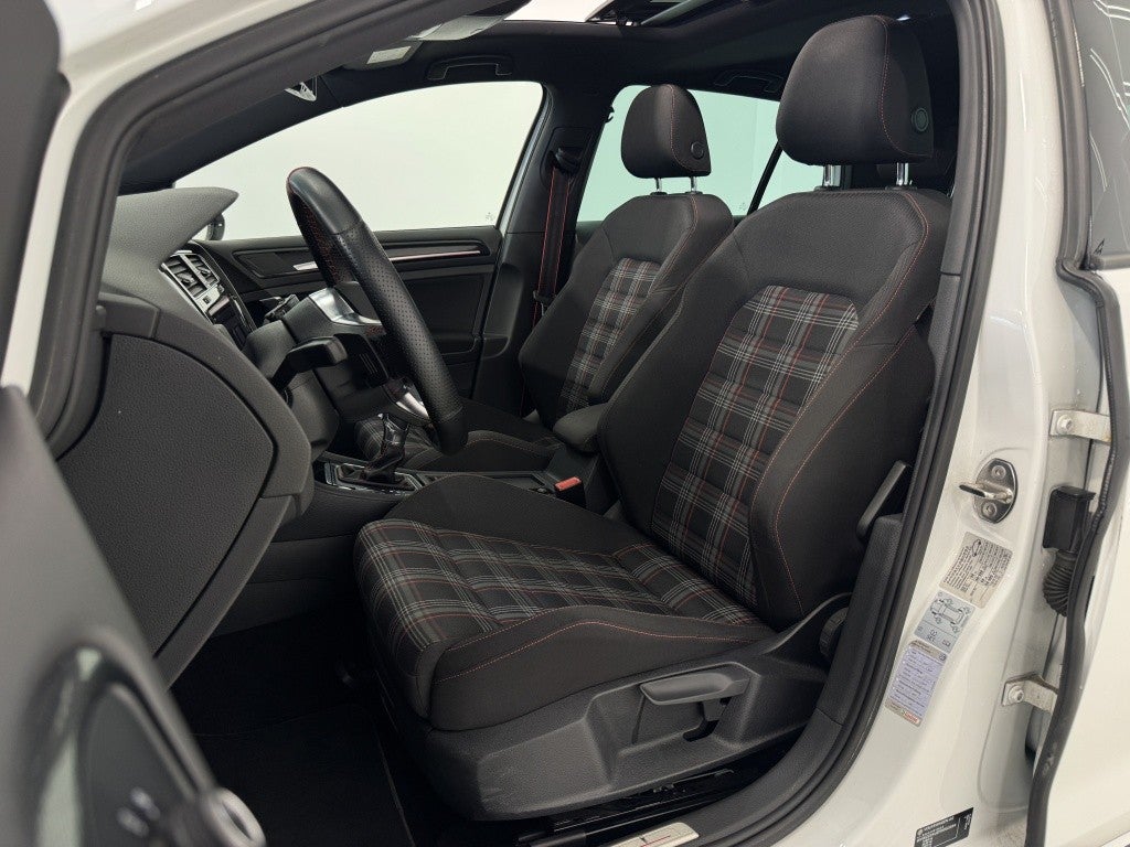 Volkswagen Golf 2.0 TSI GTI Performance DSG 230