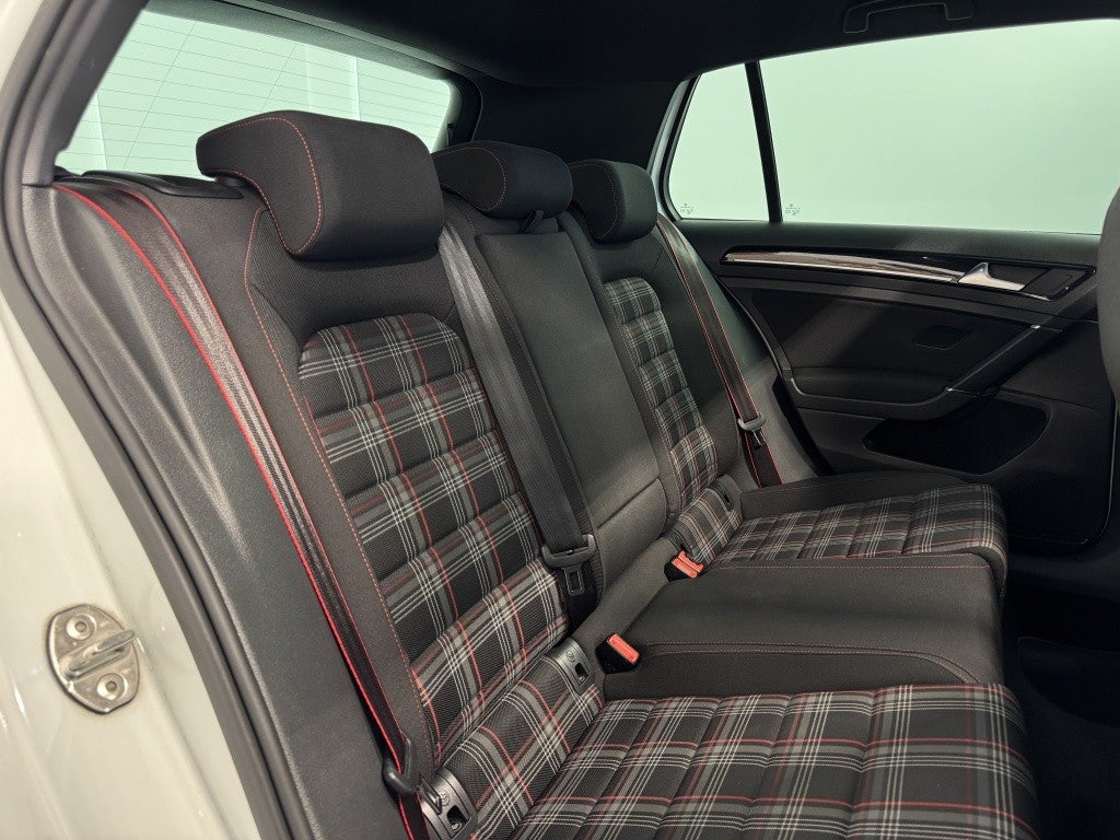 Volkswagen Golf 2.0 TSI GTI Performance DSG 230