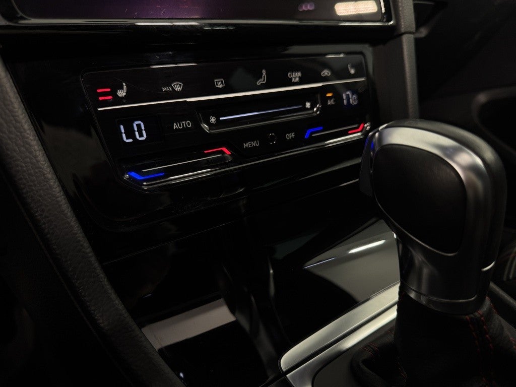 Volkswagen Golf 2.0 TSI GTI Performance DSG 230