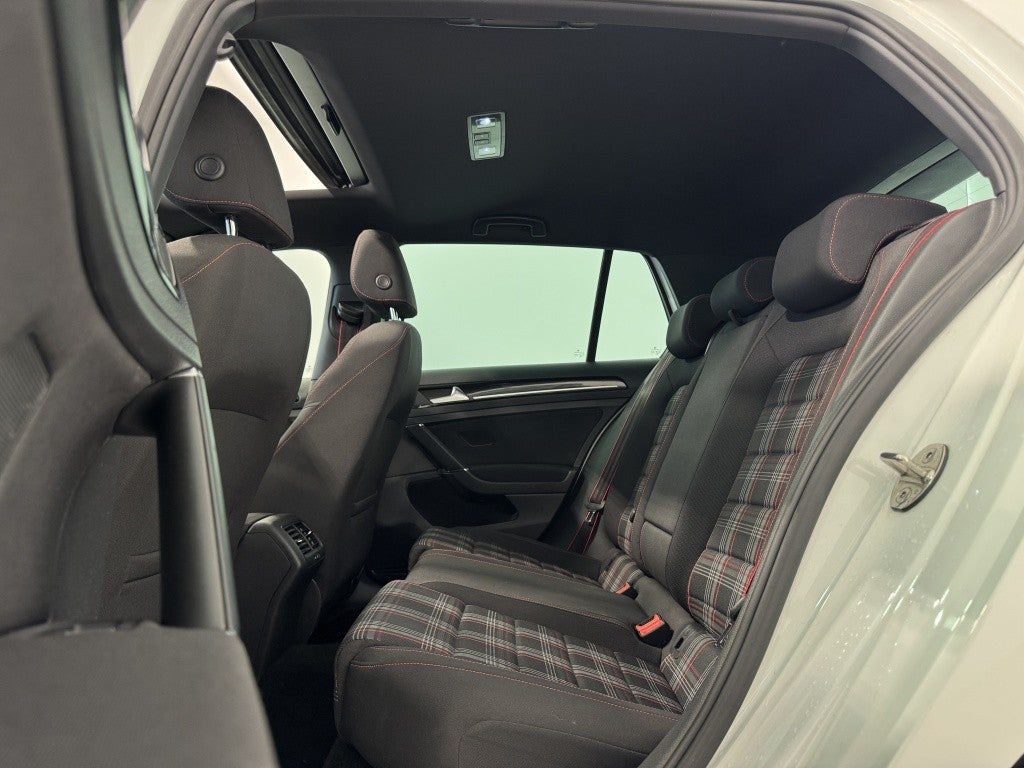 Volkswagen Golf 2.0 TSI GTI Performance DSG 230