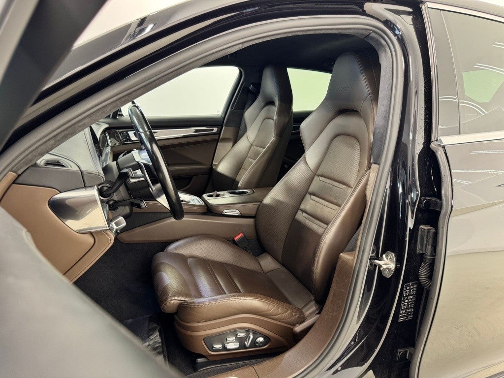 Porsche Panamera Turbo Aut.
