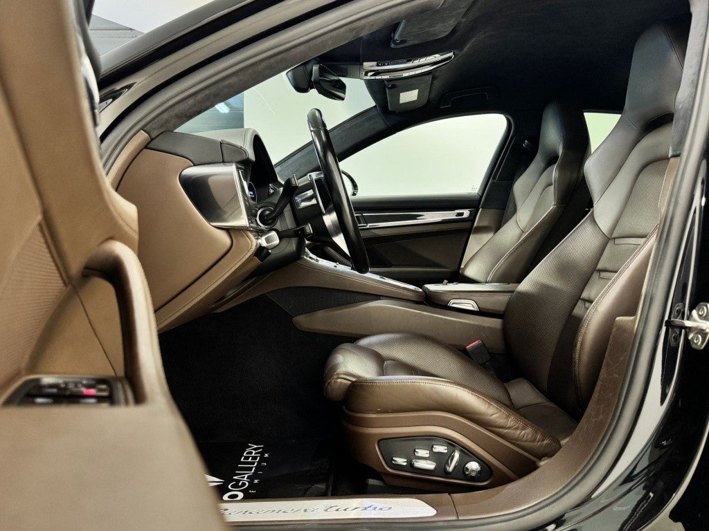 Porsche Panamera Turbo Aut.