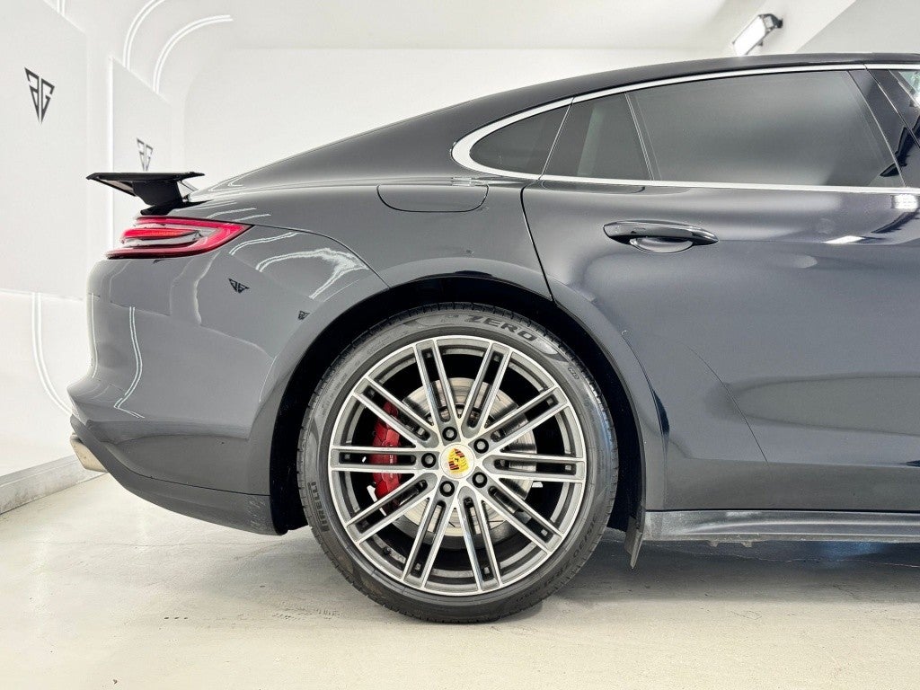 Porsche Panamera Turbo Aut.