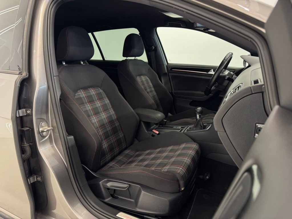 Volkswagen Golf 2.0 TSI GTI Performance 230