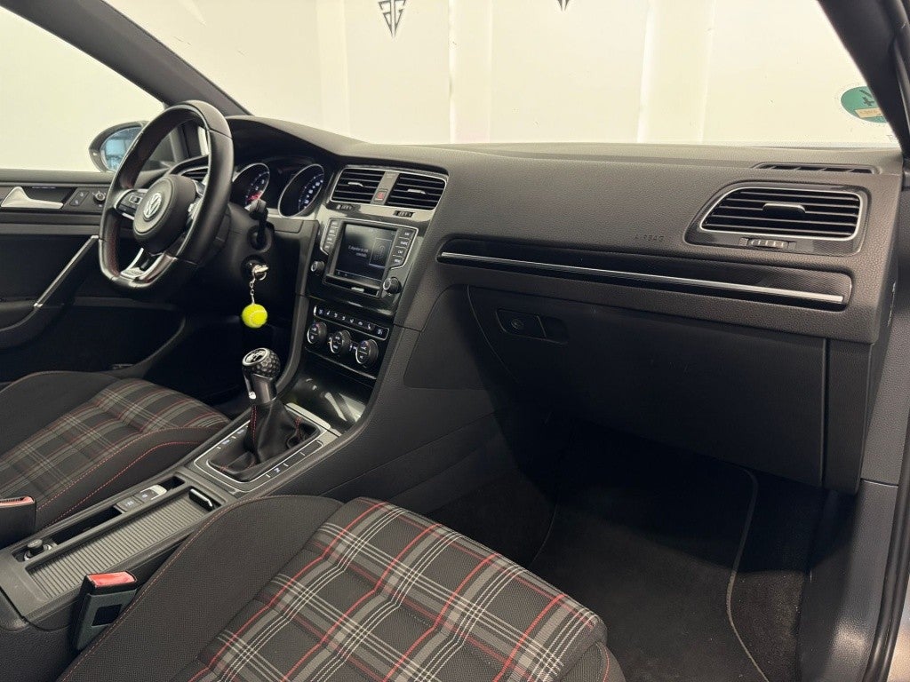 Volkswagen Golf 2.0 TSI GTI Performance 230