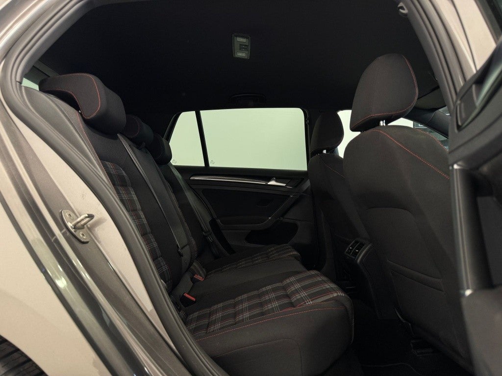 Volkswagen Golf 2.0 TSI GTI Performance 230