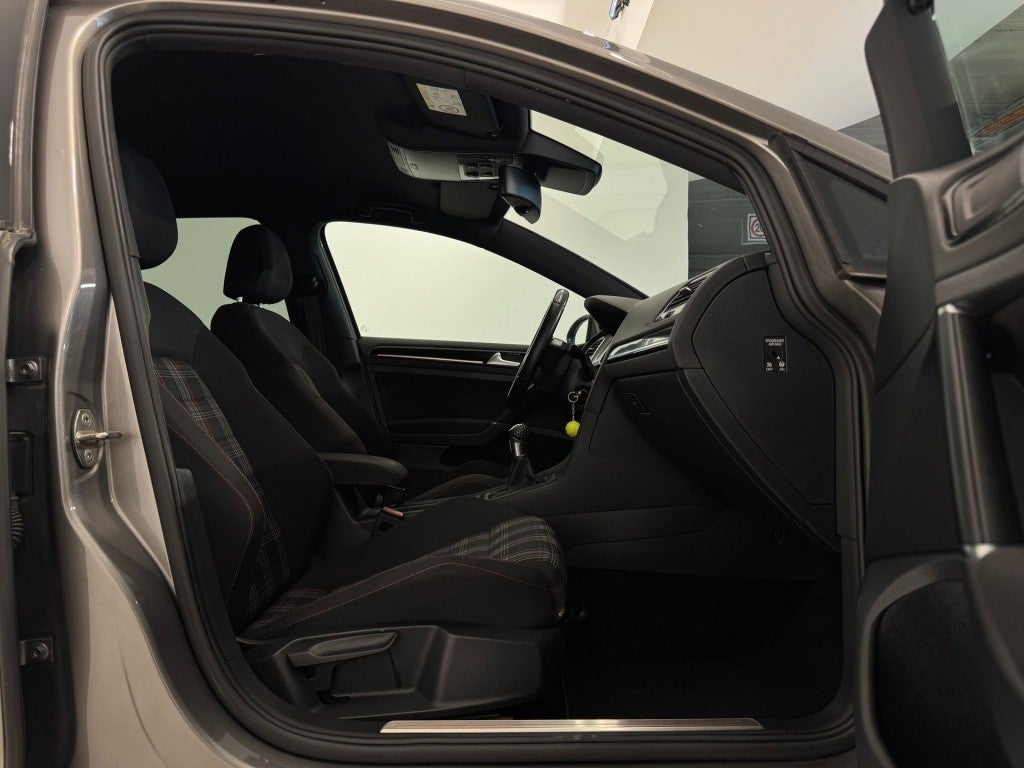 Volkswagen Golf 2.0 TSI GTI Performance 230