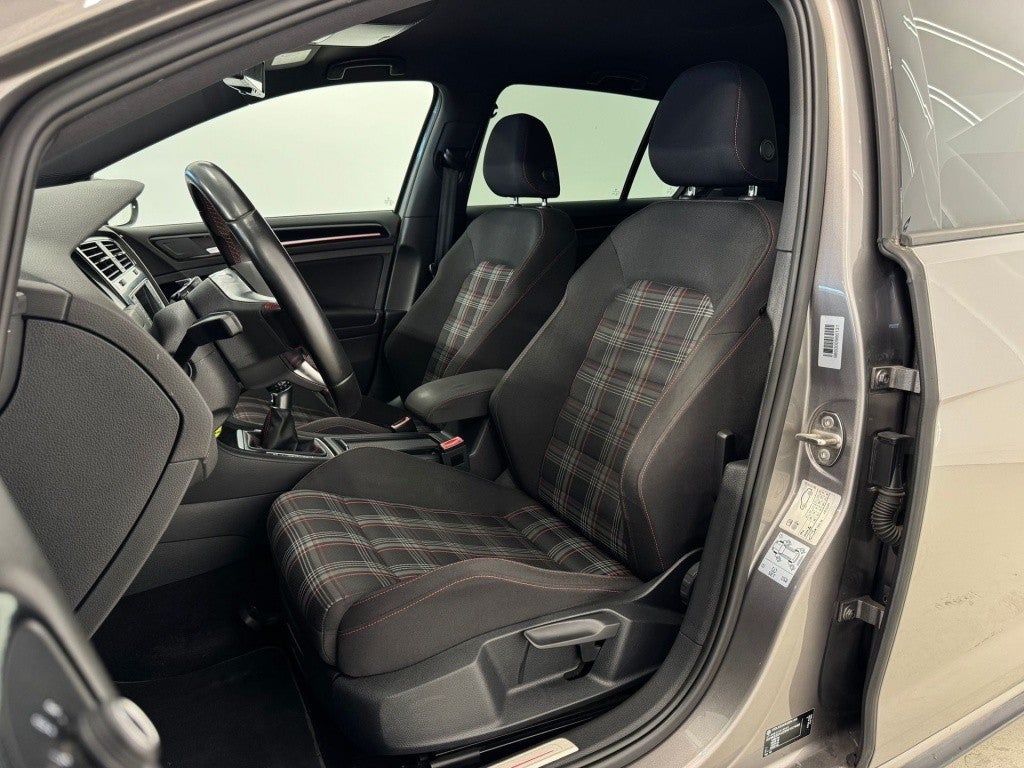 Volkswagen Golf 2.0 TSI GTI Performance 230