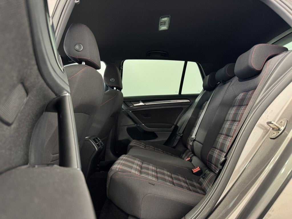 Volkswagen Golf 2.0 TSI GTI Performance 230