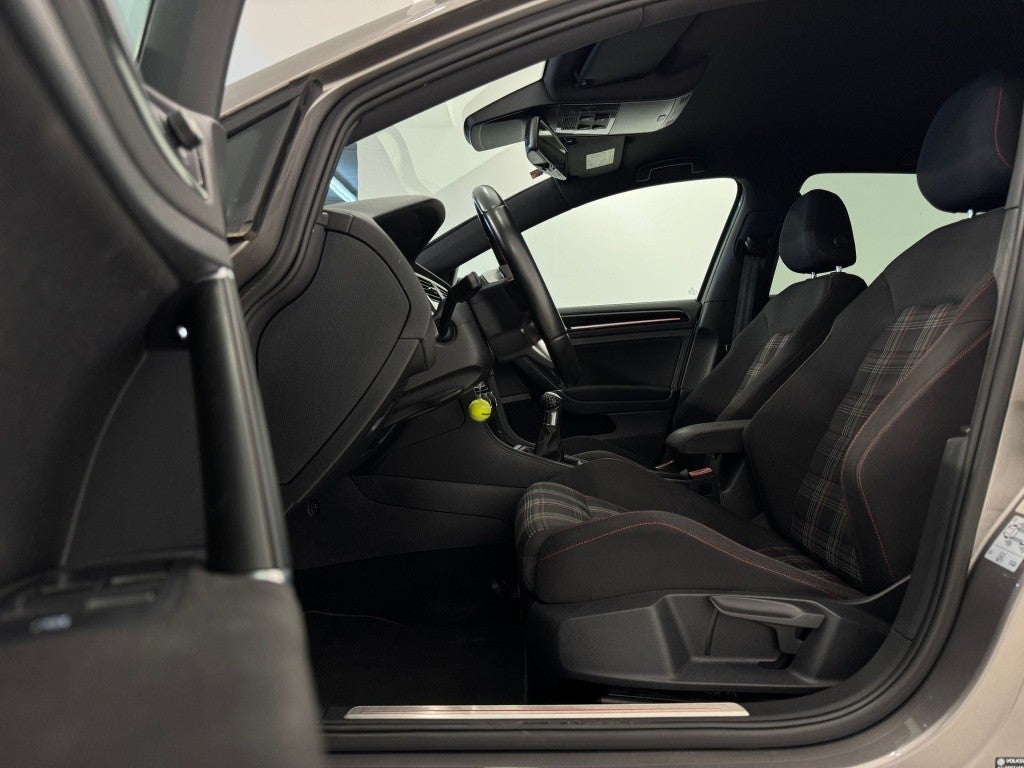 Volkswagen Golf 2.0 TSI GTI Performance 230