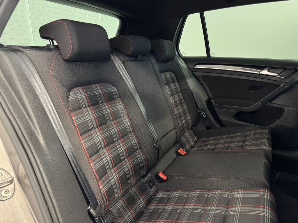 Volkswagen Golf 2.0 TSI GTI Performance 230