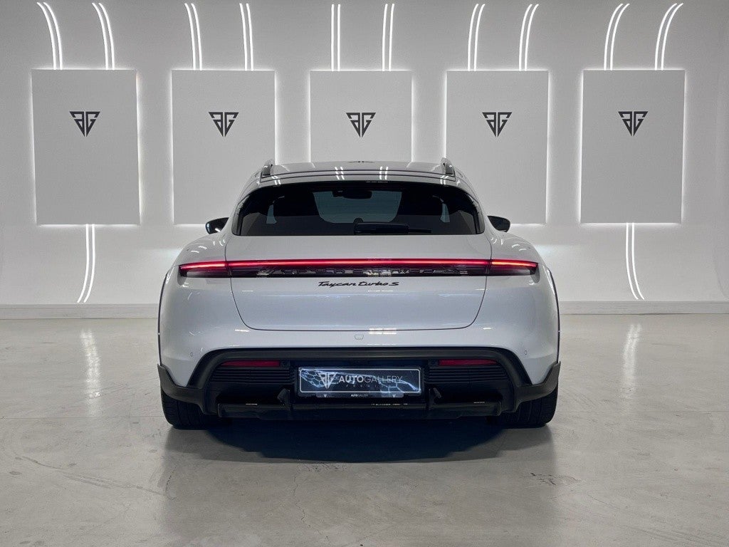Porsche Taycan Turbo S Cross Turismo