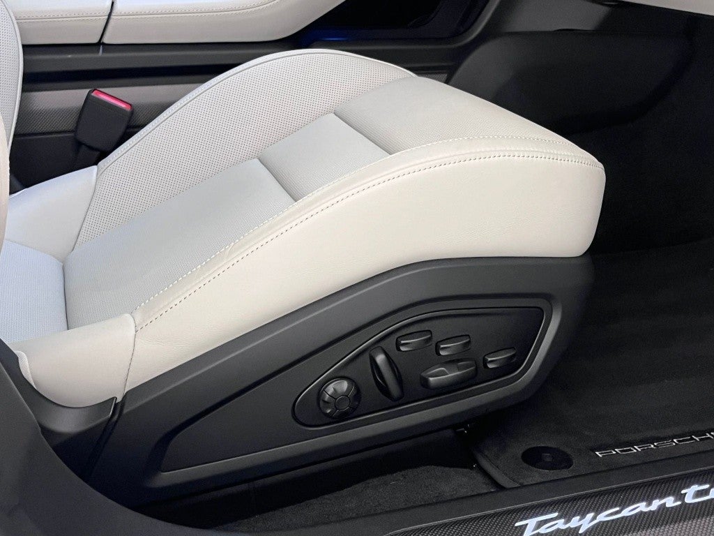 Porsche Taycan Turbo S Cross Turismo