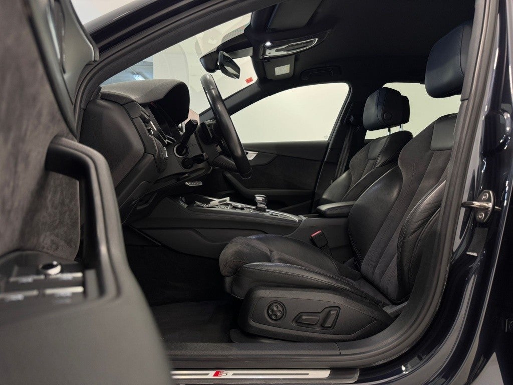 Audi A4 Avant 2.0TDI S line ed. quattro S-T 140kW