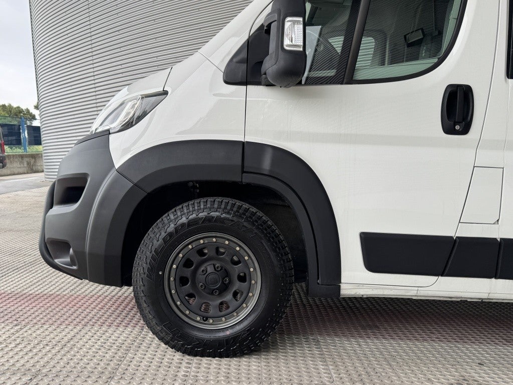 Peugeot Boxer Furgón 2.2HDI 333 L2H2 110