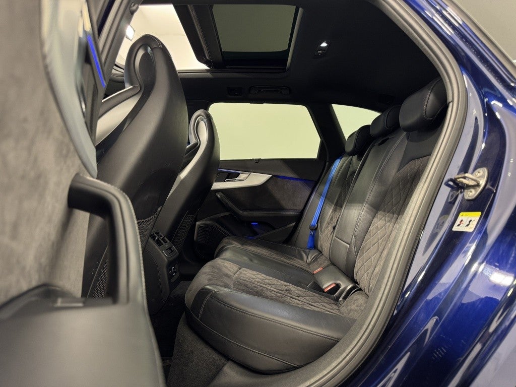 Audi A4 RS4 Avant 2.9 TFSI quattro tiptronic