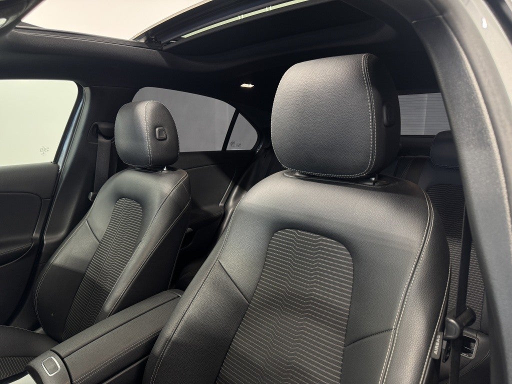 Mercedes-Benz Clase A 220 Sedán 4Matic 7G-DCT