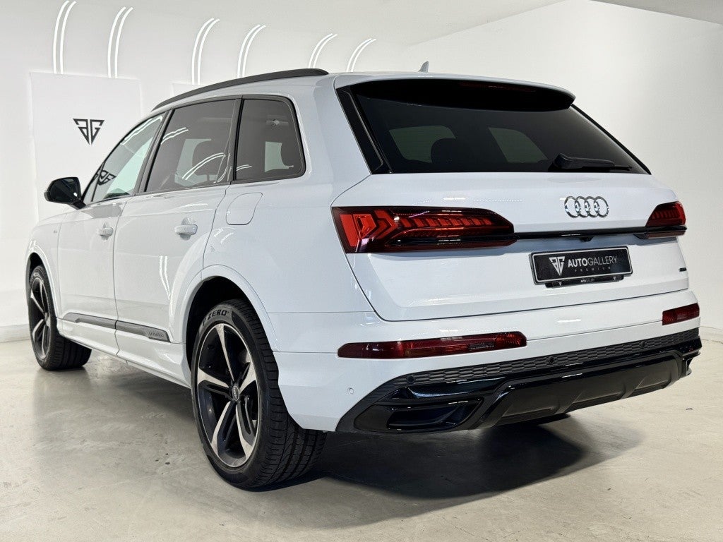 Audi Q7 55 TFSIe S line quattro tiptronic