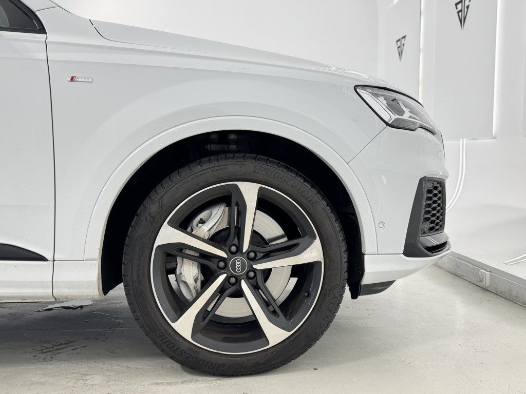 Audi Q7 55 TFSIe S line quattro tiptronic