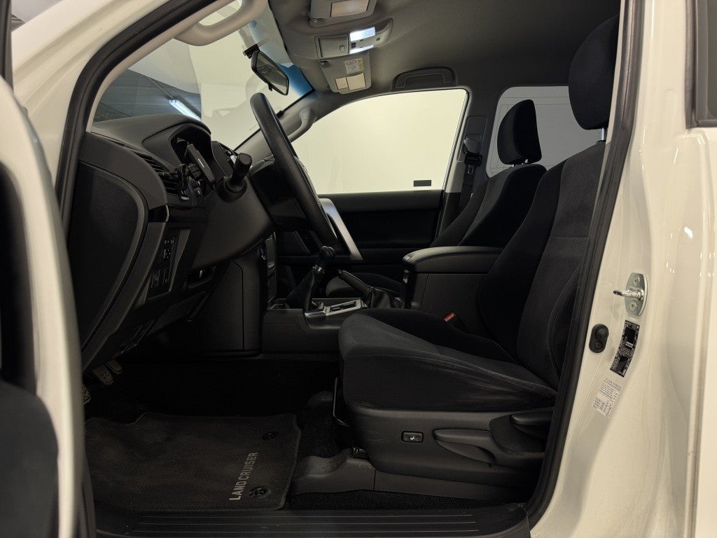 Toyota Land Cruiser D-4D GX