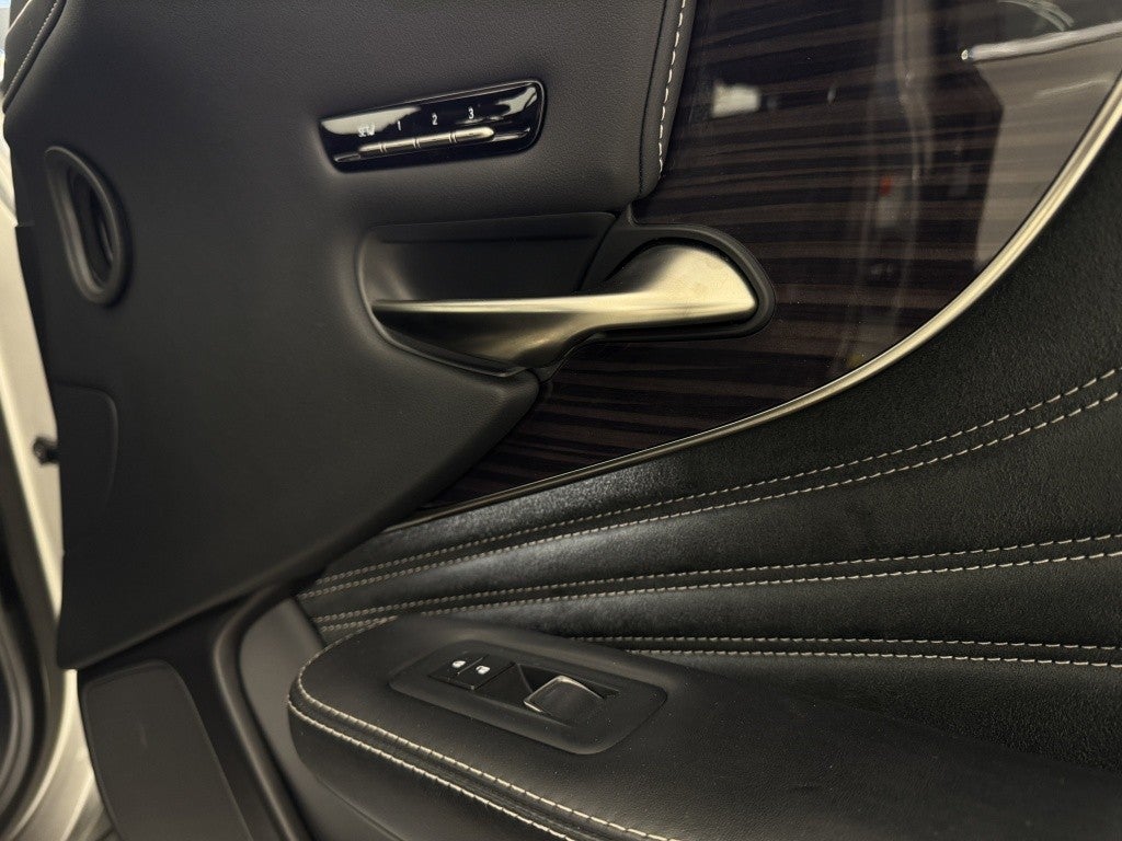 Lexus LS 500h Luxury Art Wood AWD