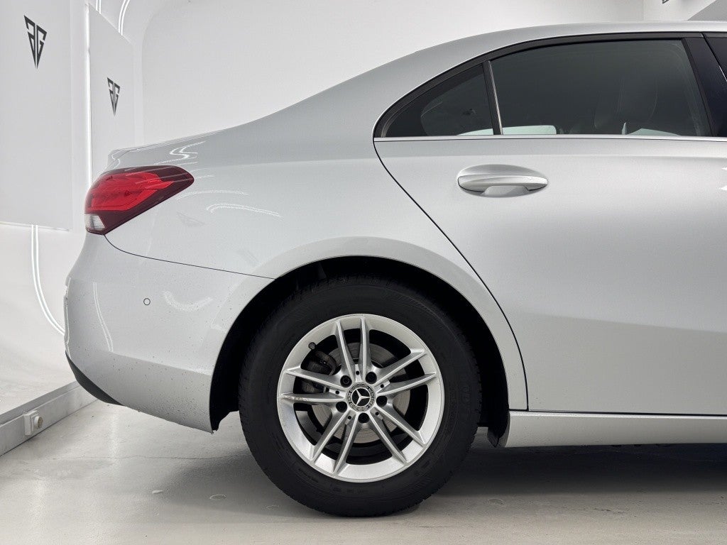 Mercedes-Benz Clase A 180d Sedán 7G-DCT
