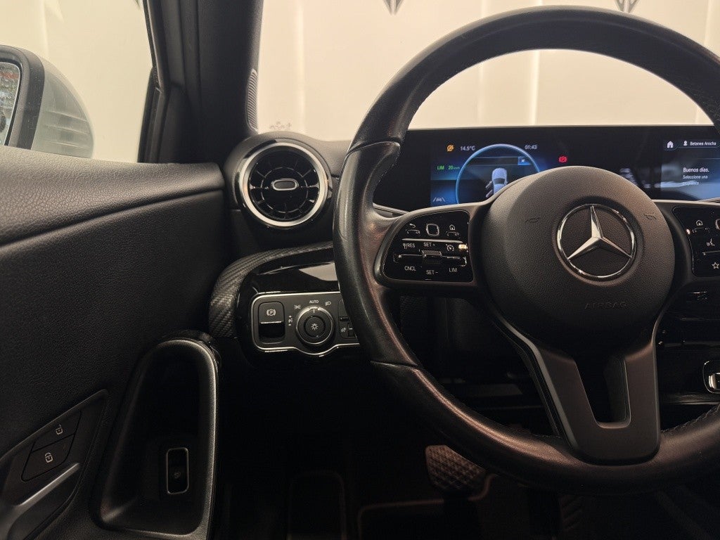 Mercedes-Benz Clase A 180d Sedán 7G-DCT