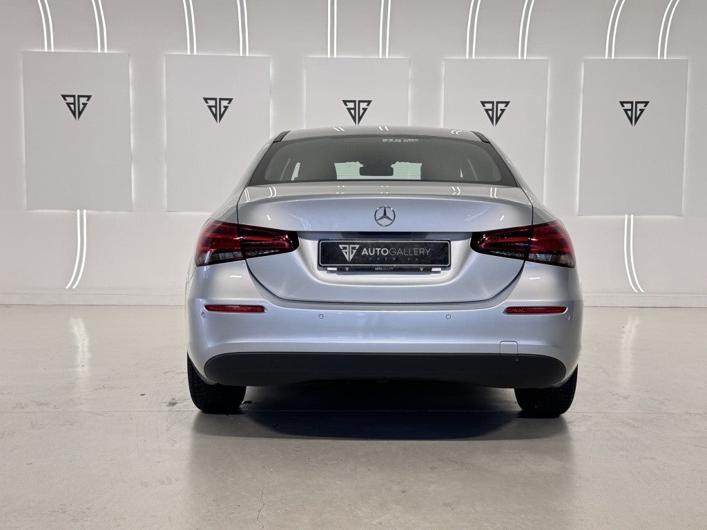 Mercedes-Benz Clase A 180d Sedán 7G-DCT