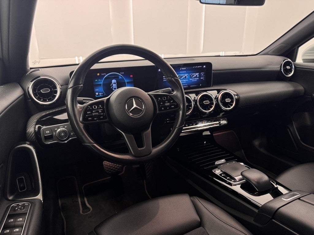 Mercedes-Benz Clase A 180d Sedán 7G-DCT