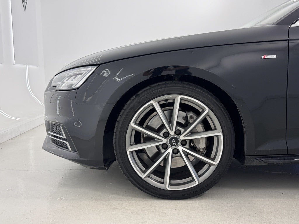 Audi A4 Avant 3.0TDI S line ed. Q. tiptronic 200kW