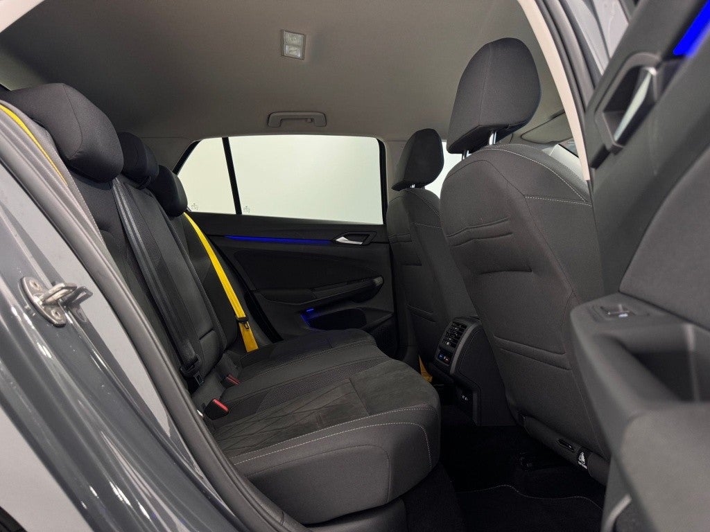 Volkswagen Golf 1.5 eTSI R-Line DSG 96kW