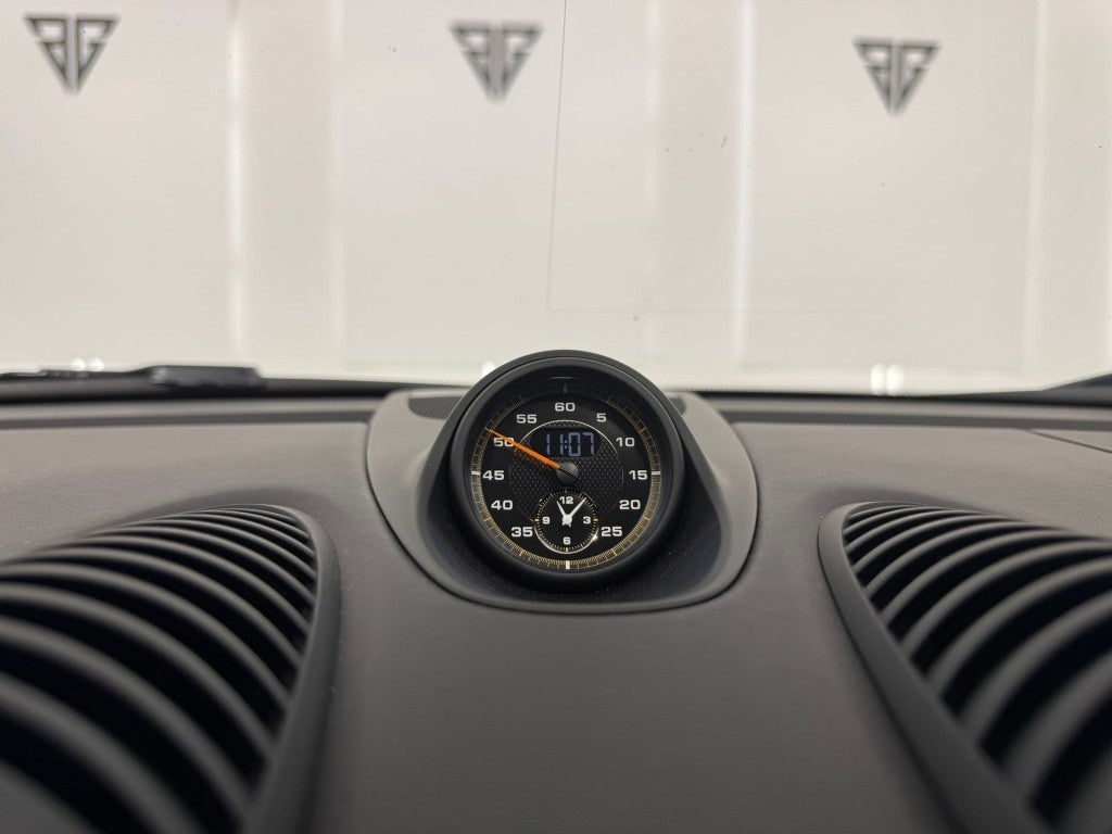 Porsche Cayman GT4