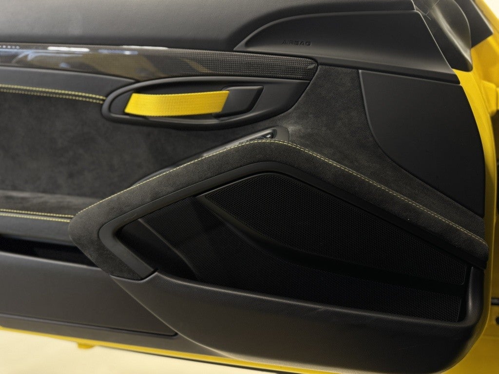Porsche Cayman GT4