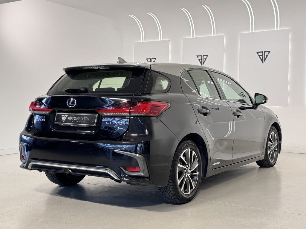 Lexus CT 200h Black & Grey