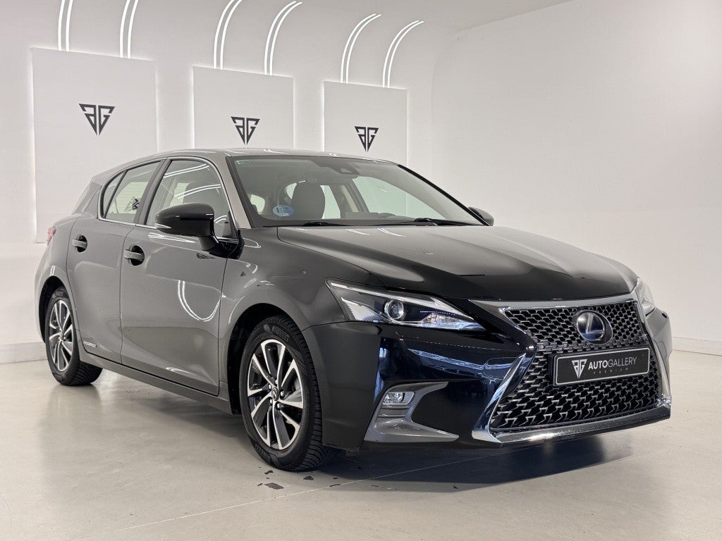 Lexus CT 200h Black & Grey