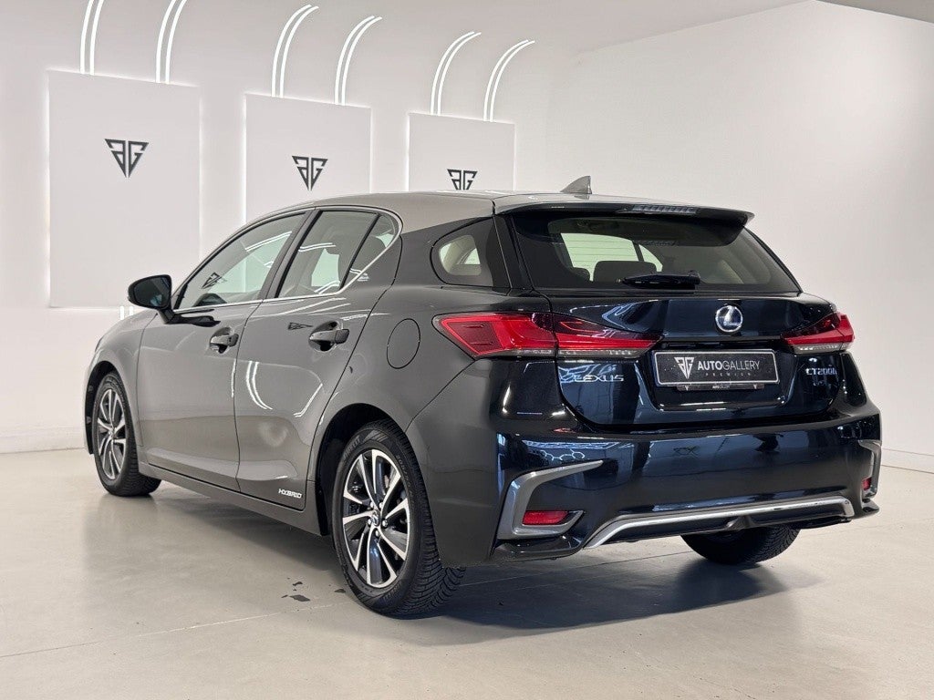 Lexus CT 200h Black & Grey