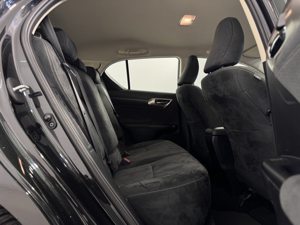 Lexus CT 200h Black & Grey