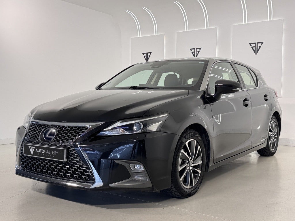 Lexus CT 200h Black & Grey