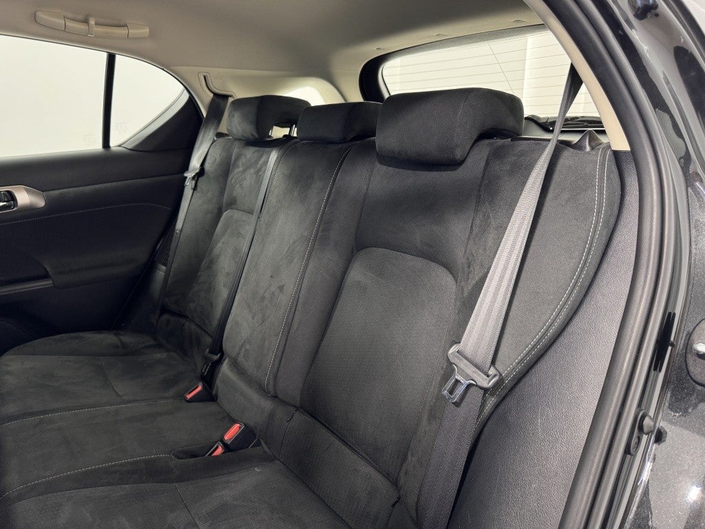 Lexus CT 200h Black & Grey