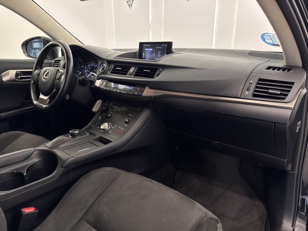 Lexus CT 200h Black & Grey