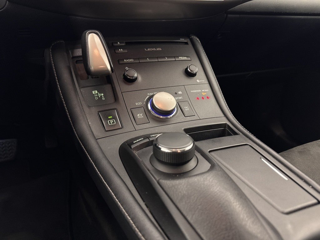 Lexus CT 200h Black & Grey
