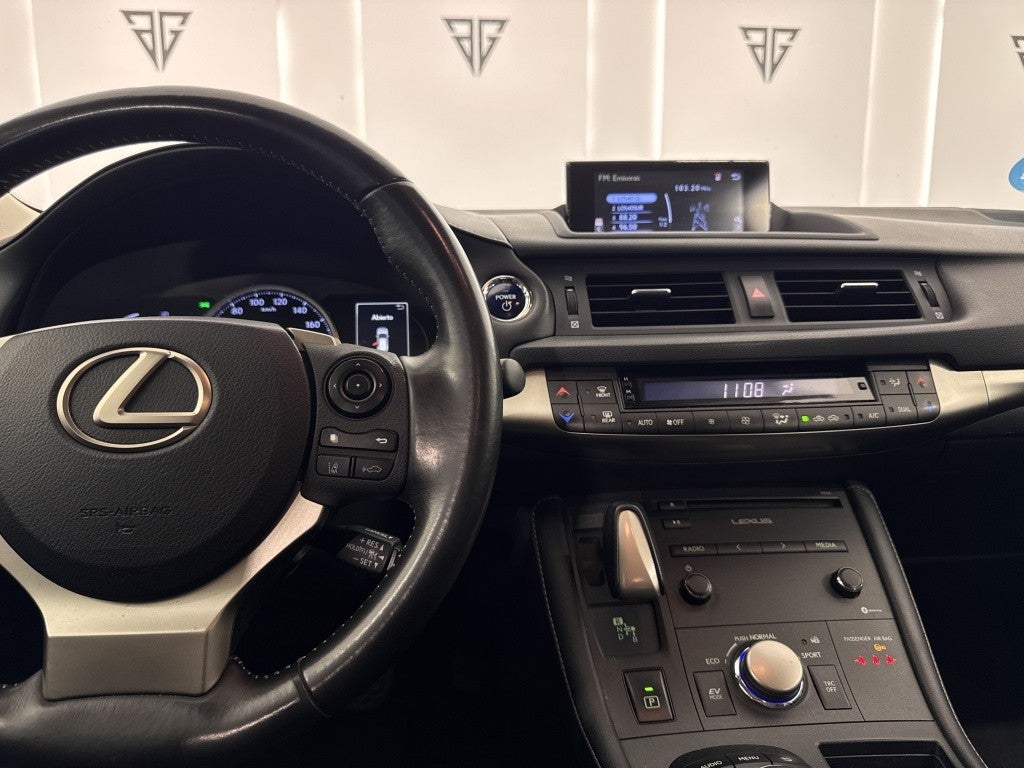 Lexus CT 200h Black & Grey