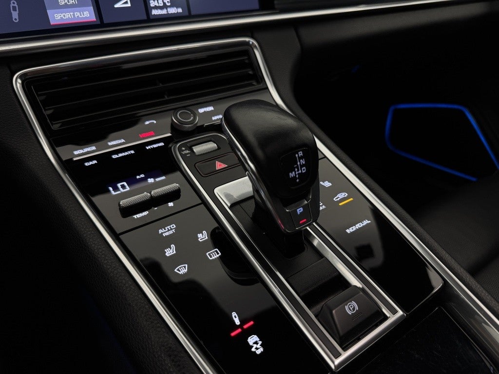 Porsche Panamera 4 e-Hybrid