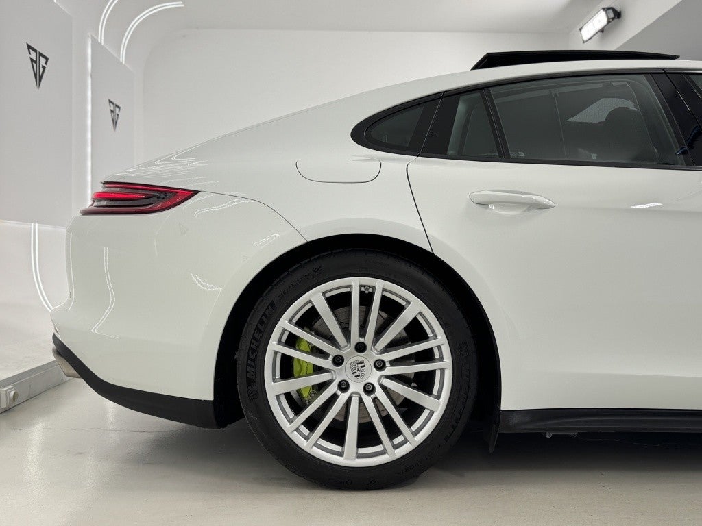 Porsche Panamera 4 e-Hybrid