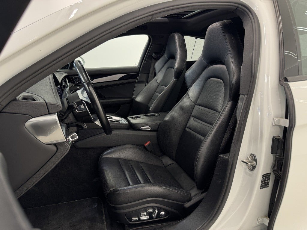 Porsche Panamera 4 e-Hybrid