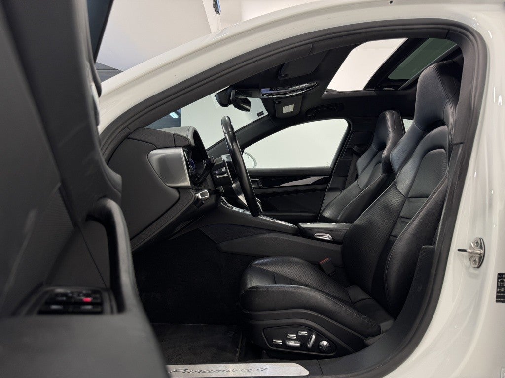 Porsche Panamera 4 e-Hybrid