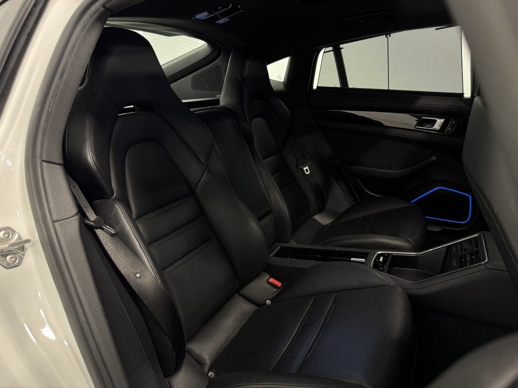 Porsche Panamera 4 e-Hybrid
